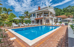 Holiday home Porec 3