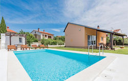 Holiday home Valbandon 11