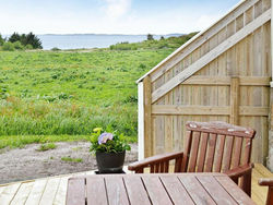 Five-Bedroom Holiday home in Fjørtoft