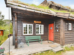 Three-Bedroom Holiday home in Hovden 1