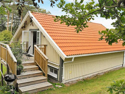 Two-Bedroom Holiday home in Fjällbacka 3