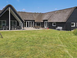 Eight-Bedroom Holiday home in Rømø