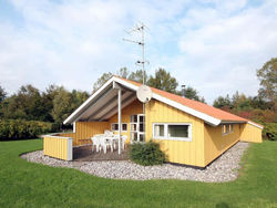 Four-Bedroom Holiday home in Faxe Ladeplads