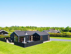 Four-Bedroom Holiday home in Hemmet 6