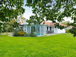 Five-Bedroom Holiday home in Juelsminde 1