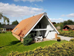 Five-Bedroom Holiday home in Juelsminde 2