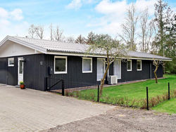 Three-Bedroom Holiday home in Rødby 12