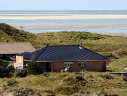 Five-Bedroom Holiday home in Fanø 2