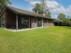 Two-Bedroom Holiday home in Stubbekøbing 2