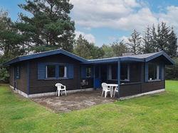 Two-Bedroom Holiday home in Højslev 3