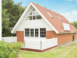 Three-Bedroom Holiday home in Ringkøbing 21