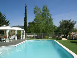 Spacious Villa in Gareoult with a Private Pool