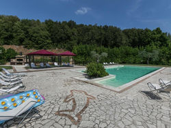 Luxury, modern apartment with pool and stunning views, 1 hour from Rome