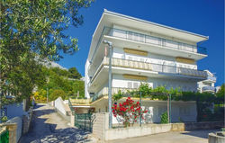 Four-Bedroom Apartment in Omis