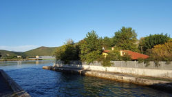 VILLA CECILIA sul LAGO fronte MARE