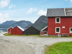 Holiday home Måndalen