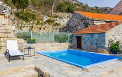 Three-Bedroom Holiday Home in Brotnice