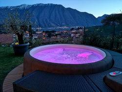 Magic Garden Como-Pool-Jacuzzi and amazing Lake view