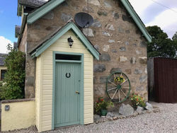 Rosemount Bothy - Highland Cottage