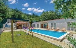 Three-Bedroom Holiday Home in Kucice