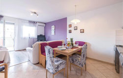 One-Bedroom Apartment in Liznjan