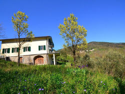 Spacious Cottage in Sesta Godano with Garden