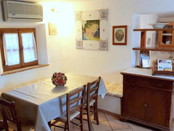 Cosy Cottage in Chiusdino with Garden