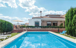 Three-Bedroom Holiday Home in Hornachuelos