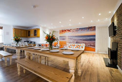 Super stylish group house by the sea - sleeps 12!