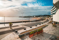 Sandybanks Loft - Penthouse Seaview Apartment on Promenade, Torquay