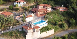 Country house with prive swimming pool and view