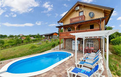 Beautiful home in Donja Zelina w/ Outdoor swimming pool and 3 Bedrooms