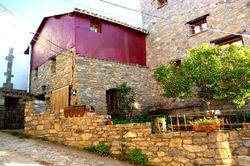 Casas de trevijano Cañon del rio leza Jardin y barbacoa