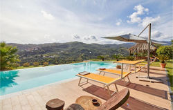 Stunning home in Imperia with Outdoor swimming pool and 5 Bedrooms