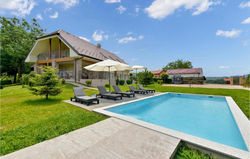 Nice home in Varazdin Breg w/ Outdoor swimming pool, Sauna and 3 Bedrooms