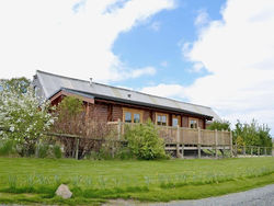 Bonnie View Lodge, Gorgeous Wood Cabin with Castle and River View