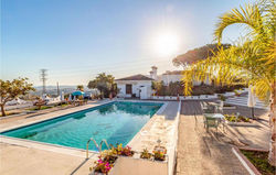 Nice home in Mijas w/ Outdoor swimming pool, WiFi and 4 Bedrooms