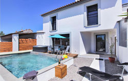 Beautiful home in Salon de Provence w/ Outdoor swimming pool, WiFi and 2 Bedrooms