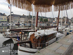 Proche Honfleur gite avec piscine