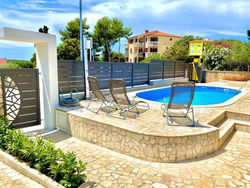 NOEL - three bedroom apartment with pool