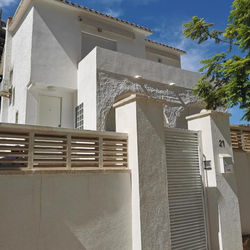 Casa con terreno privado - a 800m de Playa Poniente