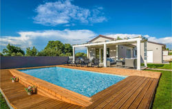 Beautiful home in Barban w/ Outdoor swimming pool, WiFi and 2 Bedrooms