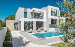 Beautiful home in Medulin w/ Outdoor swimming pool, Heated swimming pool and 3 Bedrooms