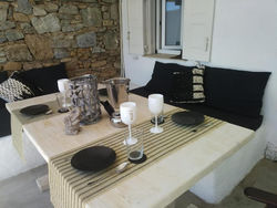PEQUEÑA CASA CERCA DE MIKONOS CIUDAD