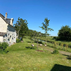 Petite maison au bord du canal