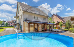 Awesome home in Fuzine with Jacuzzi, WiFi and 3 Bedrooms