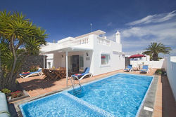 Casa Jasmine - lovely Los Mojones villa WiFi heated pool short walk to beach