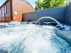 Ascot Lodge - Hot Tub Hideaway - Northumberland