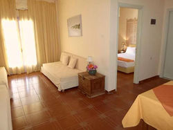 Skyros Apartments Sleeps up to 5 Magazia