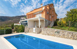 Stunning apartment in Poljane with Outdoor swimming pool, Jacuzzi and 2 Bedrooms